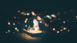 Ridică-te și luminează! | Editorial de Tudor Pețan